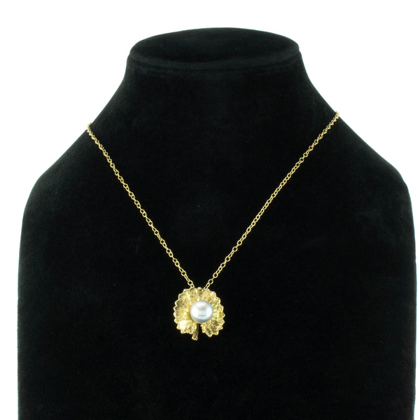 Miniature Gold Pennywort Pendant with Pearl